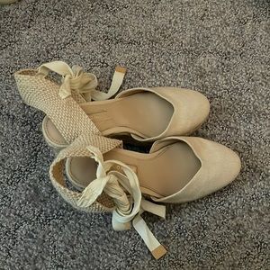 Antonio Melani Strappy Sandals, size US 5